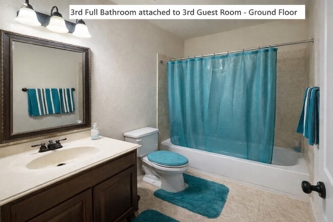 Building Photo - 4820 Mulholland Dr