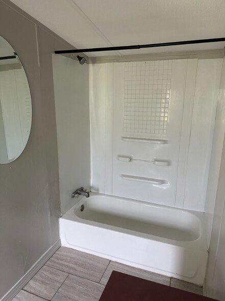 Building Photo - 1921 Arthur Lawrence Dr