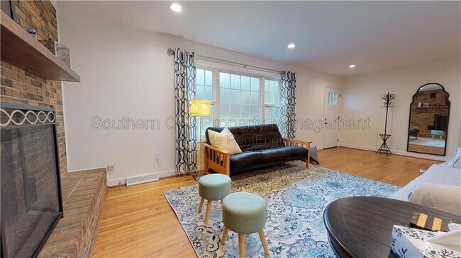 Building Photo - 106 Azalea Dr