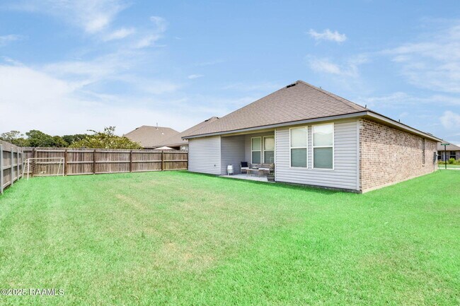Building Photo - 116 Border Ct