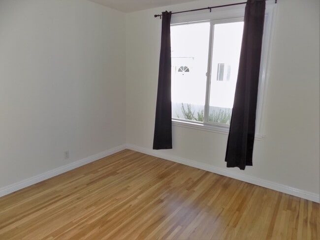 Building Photo - DOW