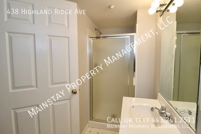 Building Photo - 438 Highland Ridge Ave