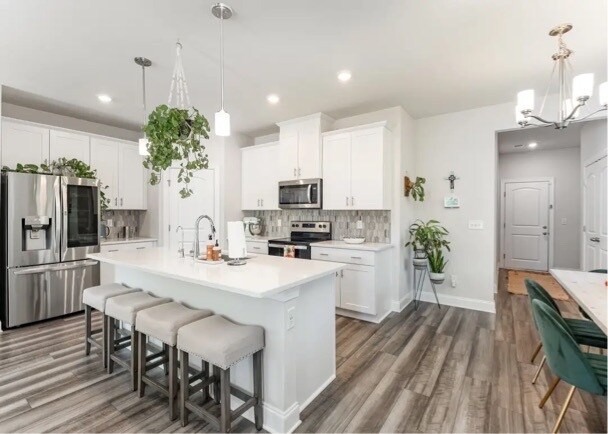 Building Photo - 241 River Rd