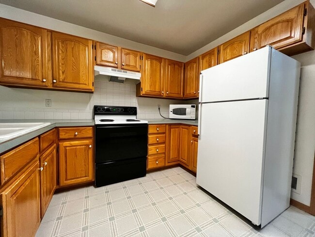 Building Photo - Charming 2-Bedroom Townhome in SW Fort Collins