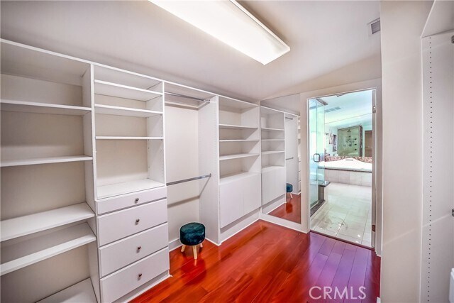 Building Photo - 5512 Leghorn Ave