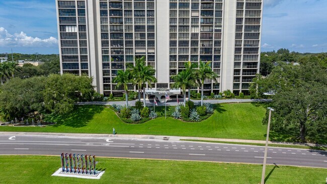 Building Photo - 3301 Bayshore Blvd