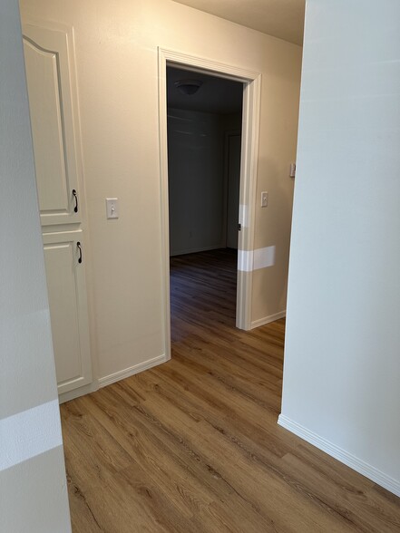hall - N420 Kilsdonk Ct