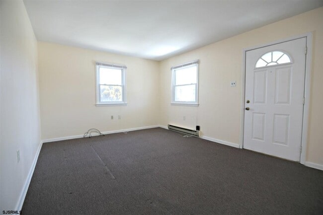 Building Photo - 12 Crestmont Dr