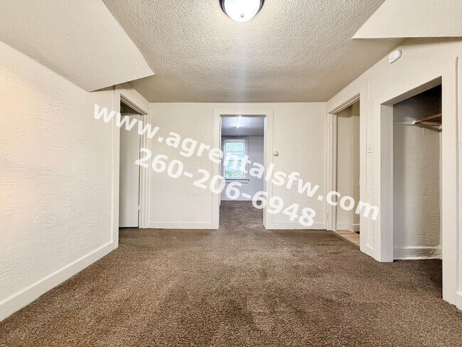 Building Photo - 2828 Raymond St
