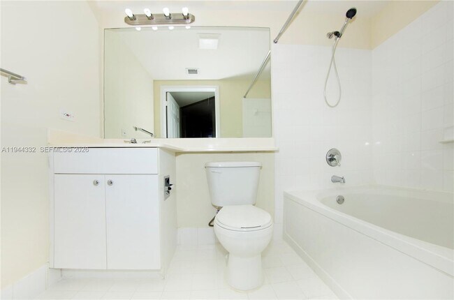 Building Photo - 17145 N Bay Rd