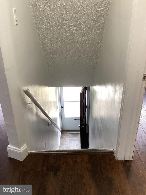 Building Photo - 615 Broadway