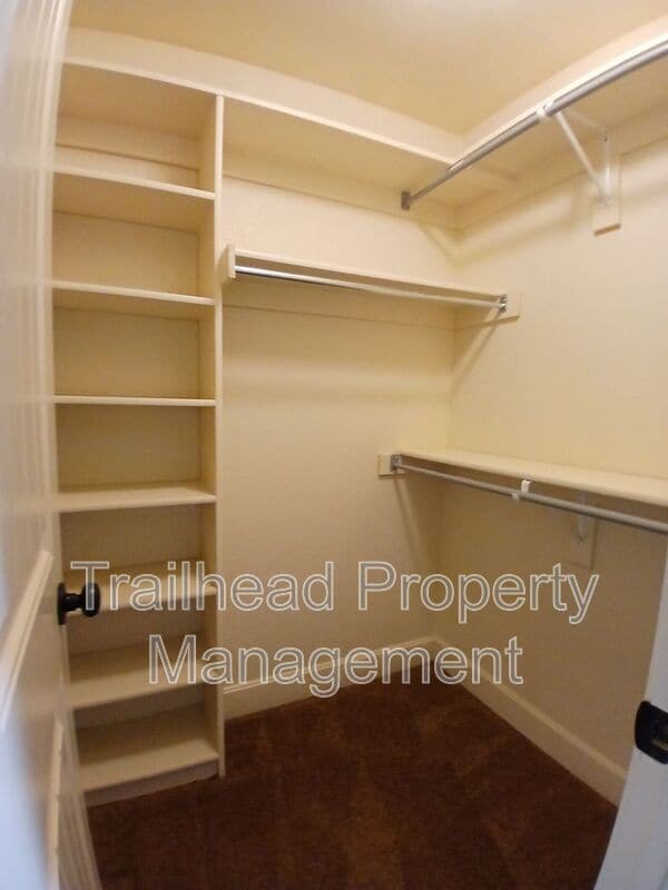 Building Photo - 21616 Westover Ct