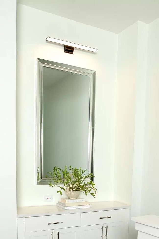 Building Photo - 814 2nd Ave N