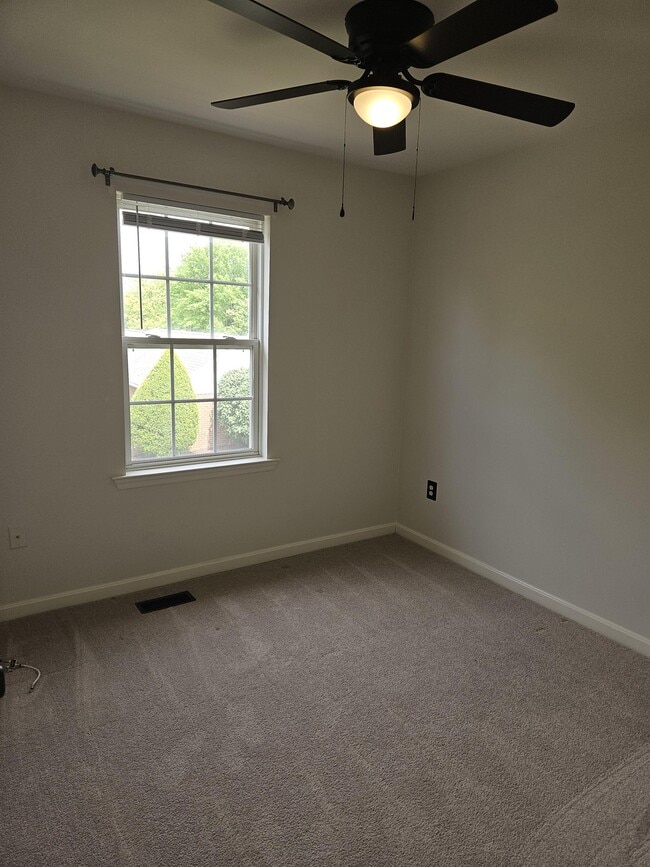 Building Photo - 201 Stull Ct