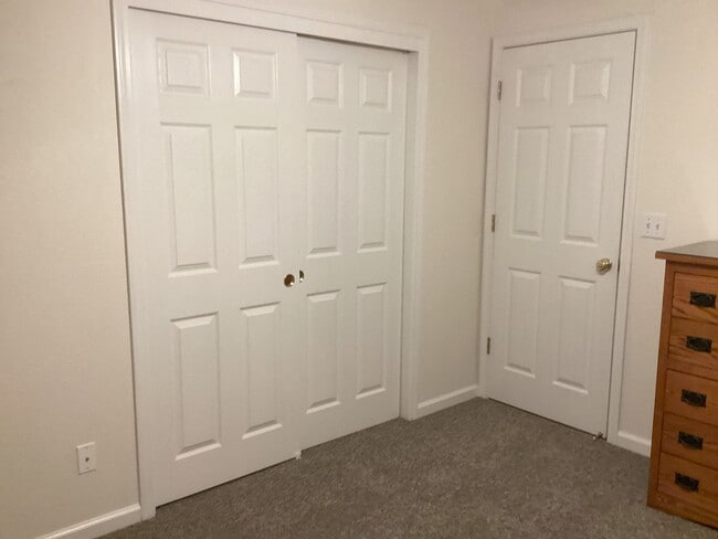 Building Photo - Large north Chico home available now