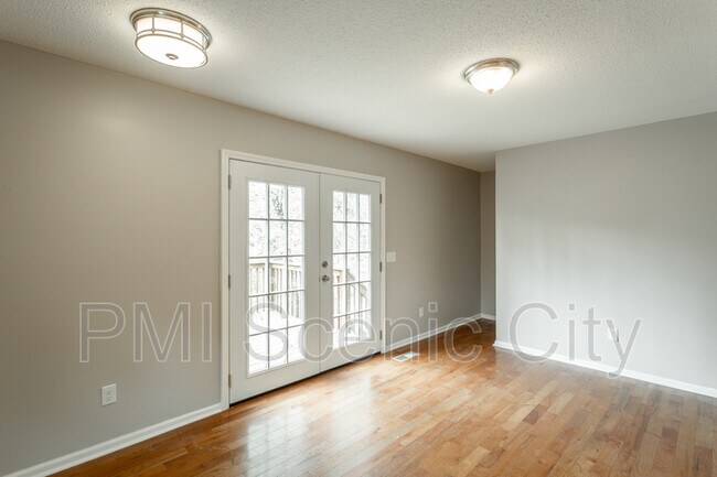 Building Photo - 5907 Browntown Rd