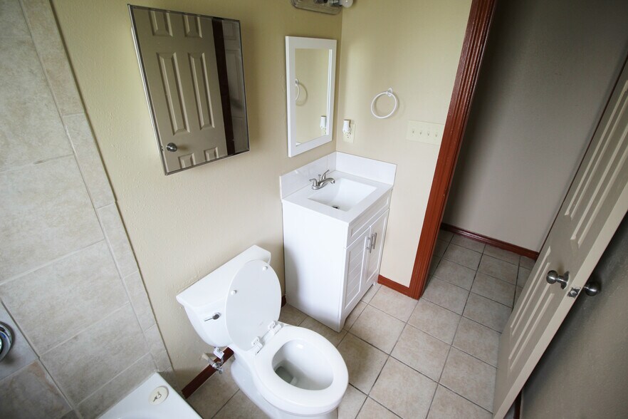 Building Photo - 1629 Katlan St