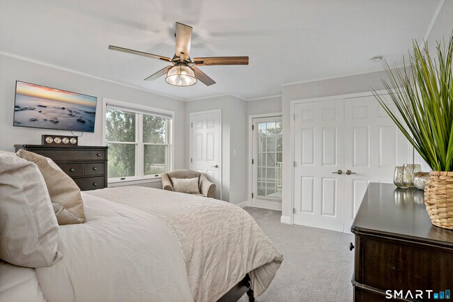 Building Photo - 1016 Fairfield Beach Rd