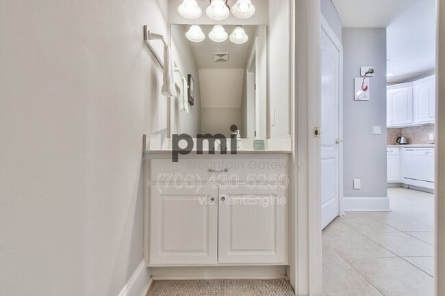 Building Photo - 373 Dach Bruche Gasse