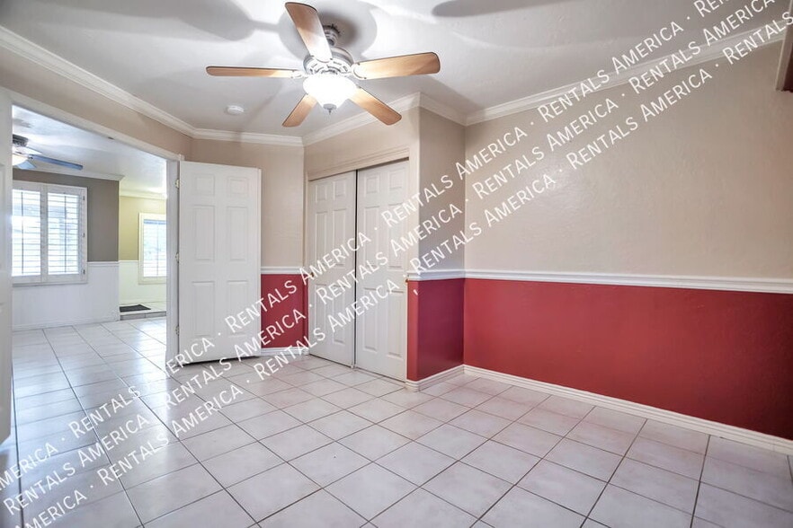 Building Photo - 4527 W Ruth Ave