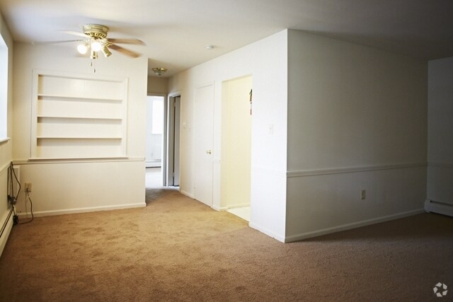 Colonial Gardens - 490 Plaza Blvd Morrisville PA 19067 | Apartment Finder