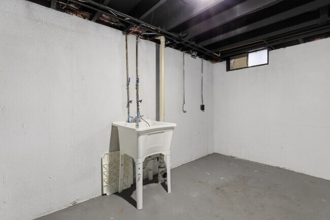 Building Photo - 41427 Larimore Ln