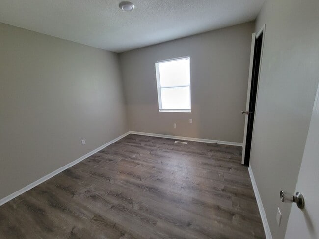Building Photo - 630-632 W. Country Squire Ct.