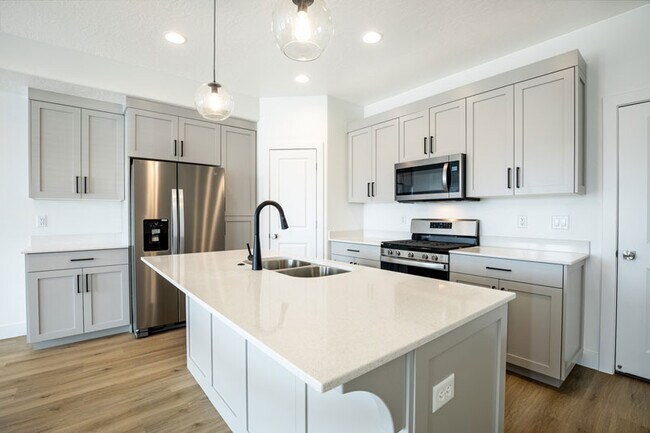 Building Photo - 2608 E Wake Frst Ln