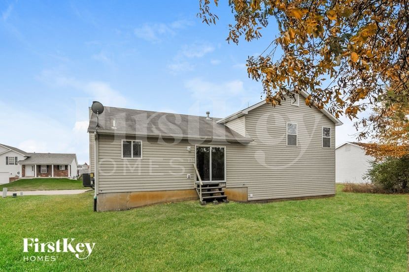 Building Photo - 15 Glen Meadows Dr