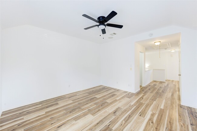 Building Photo - 2115 Sherbrook Park Ln