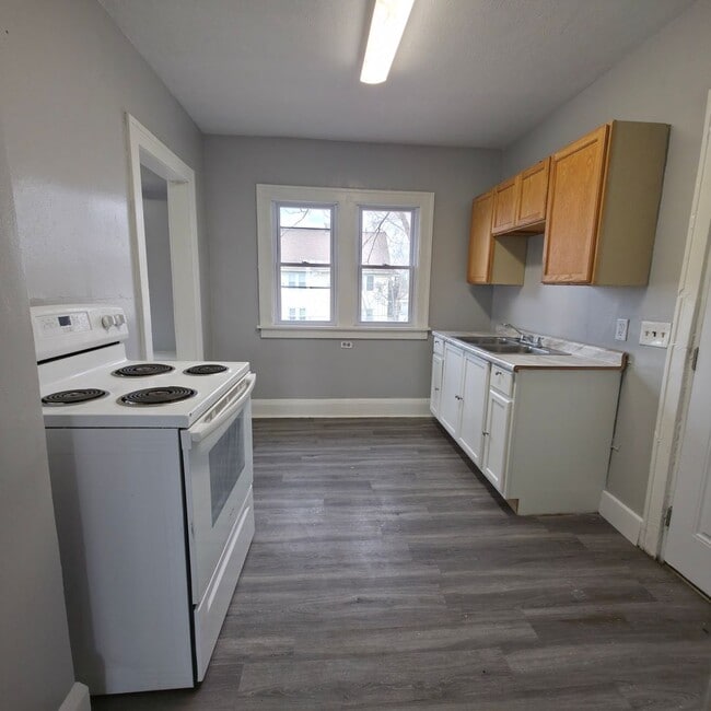 Building Photo - 3625 E 153rd St