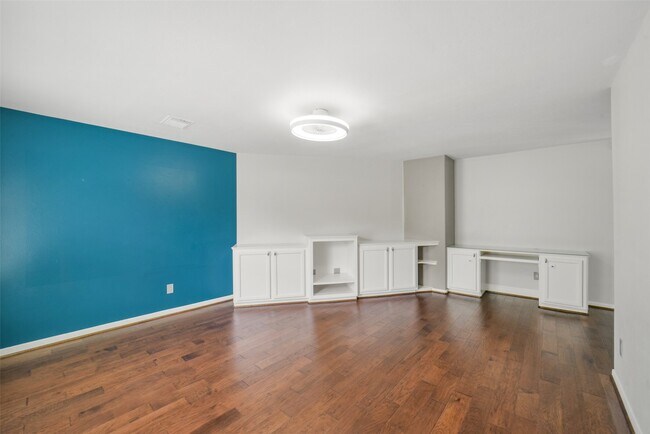 Building Photo - 402 Sterling Heights Ln