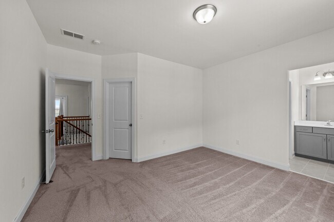 Building Photo - 824 Summit Crest Ct