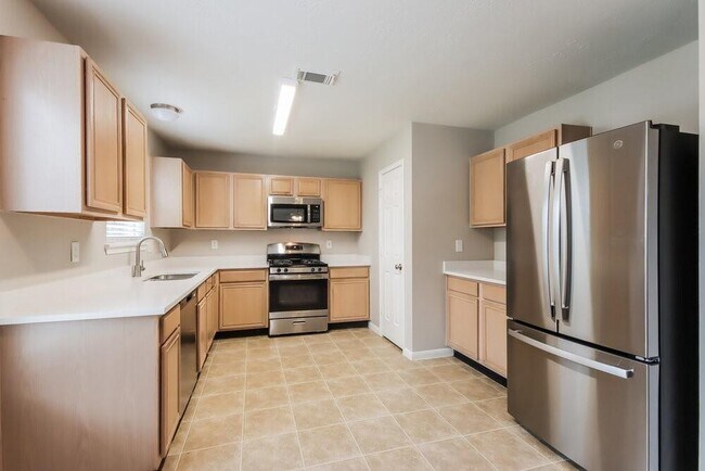 Building Photo - 2842 Fox Ravine Dr