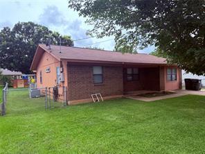 Building Photo - 2204 Winchester Dr