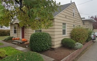 Building Photo - 5 bedroom house near campus!