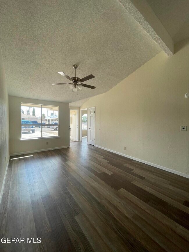 Building Photo - 849 Montera Rd