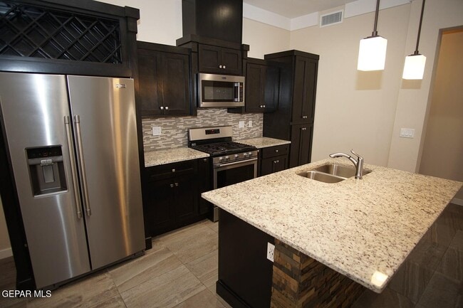 Building Photo - 14829 David Latin