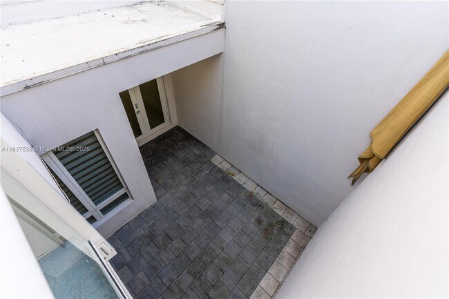 Building Photo - 10426 NW 64th Terrace