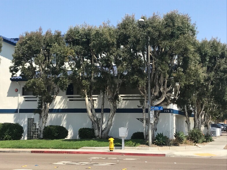 SEVEN UNIT BEACH COMMUNITY - 775 9th St