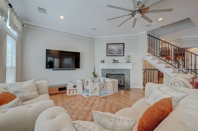 Building Photo - 410 Fowler St