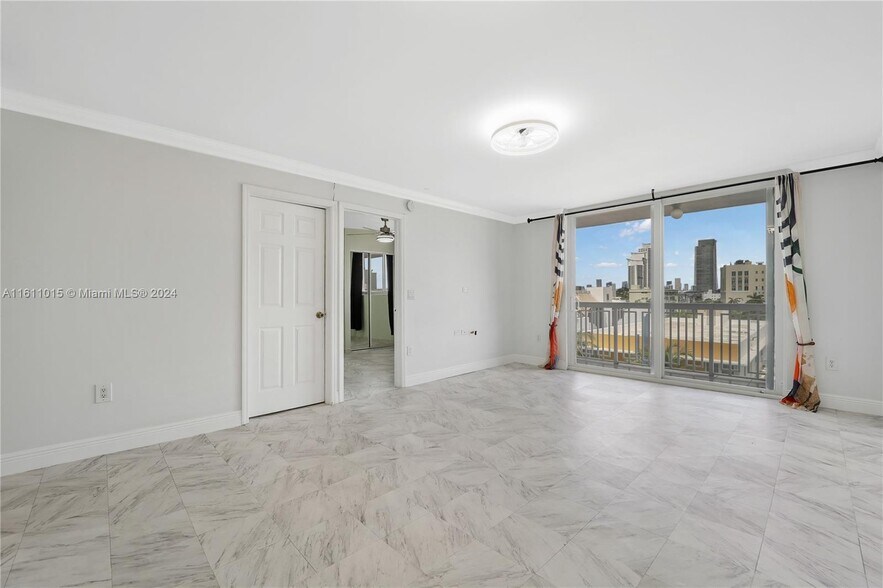 Building Photo - 401 Ocean Dr