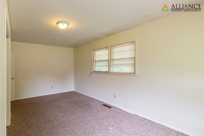 Building Photo - 1533 Pipher Ln