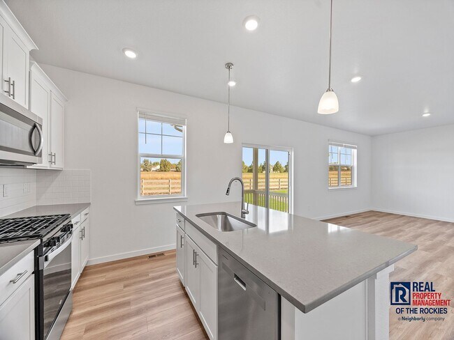 Building Photo - 4 Bed 2.5 Bath Newer Build in Berthoud!