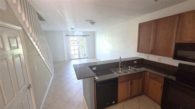 Building Photo - 4605 SW 75th Way