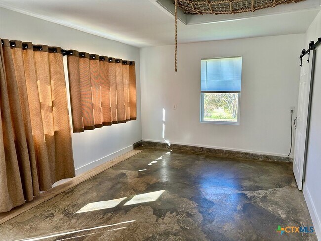 Building Photo - 1419 Alamo St