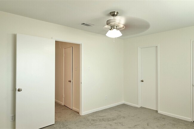Building Photo - 7918 Prestwood Dr