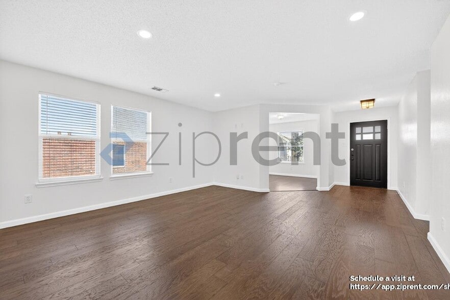 Building Photo - 1117 Beeblossom Dr