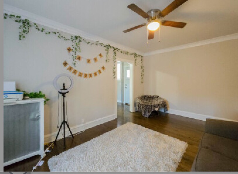 Building Photo - 5076 N Wolcott Ave