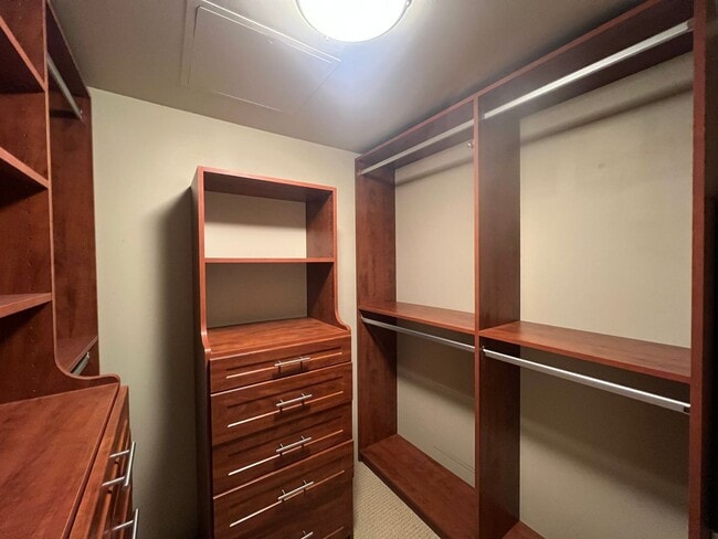 Building Photo - Luxurious Penthouse Living in Downtown Honolulu!